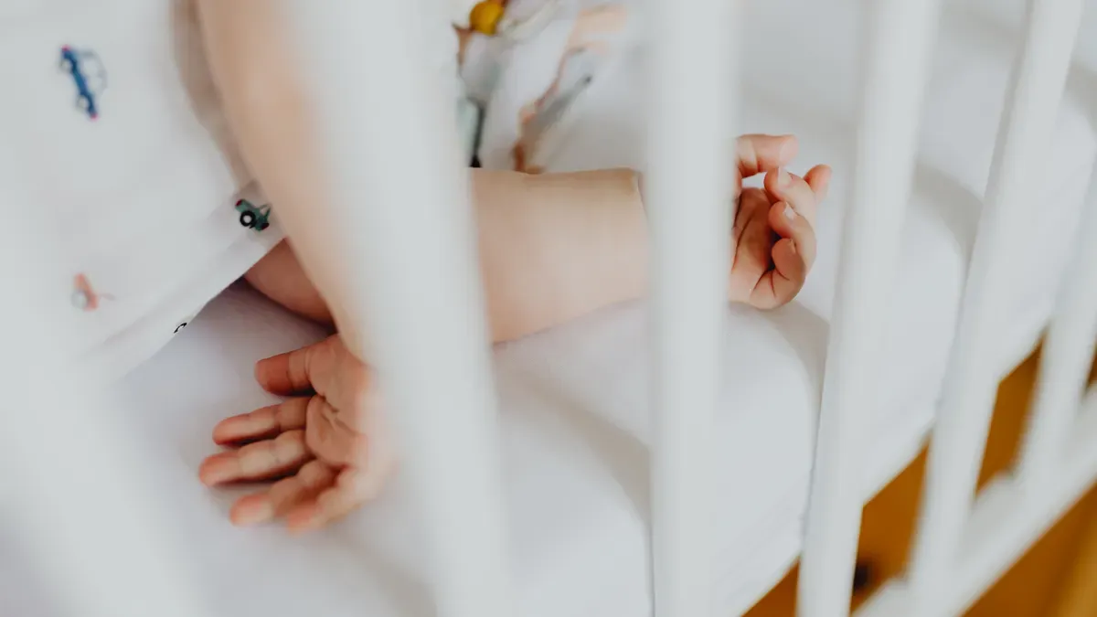 Bed Safety Rail Features to Prevent Falls